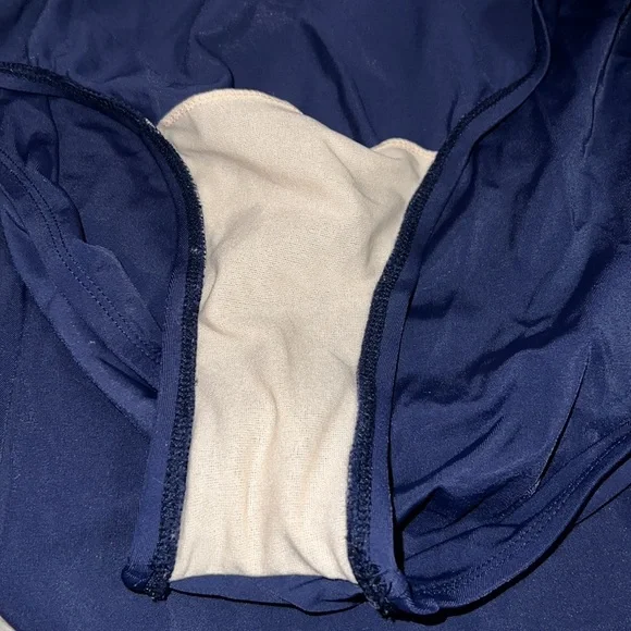 White Stag Swim Dress One Piece Size. Large 12/14 - Picture 8 of 10